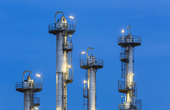 Common challenges in the distillation process include pressure fluctuations, poor control, feed variability, temperature changes, and deteriorating equipment. Common challenges in the distillation process include pressure fluctuations, poor control, feed variability, temperature changes, and deteriorating equipment.