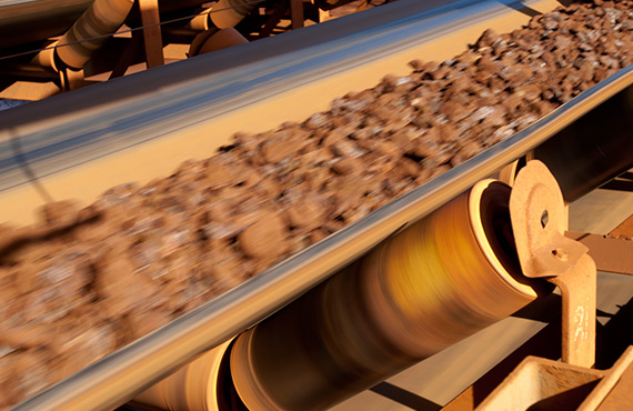 Les roulements et les boîtes de vitesses des convoyeurs sont susceptibles de subir des défaillances.  Les roulements et les boîtes de vitesses des convoyeurs sont susceptibles de subir des défaillances.